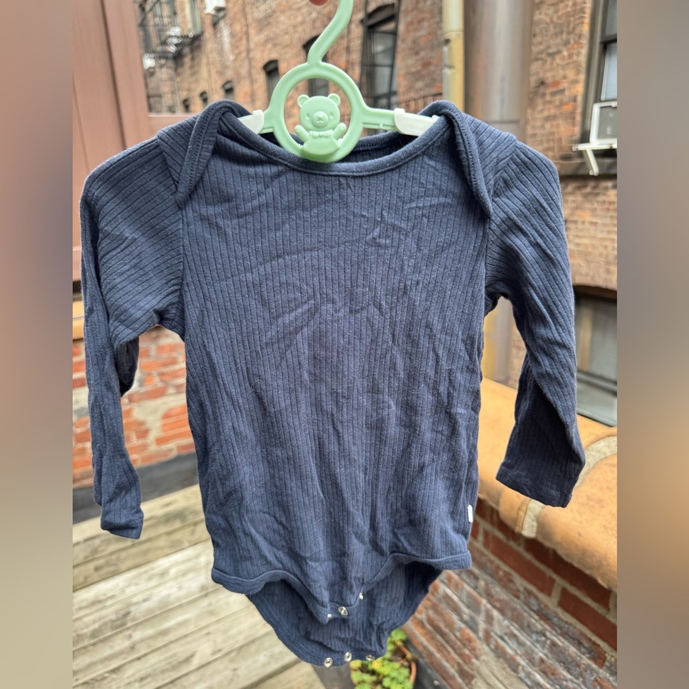 Mori - Dark Gray Ribbed Long Sleeve Onesie